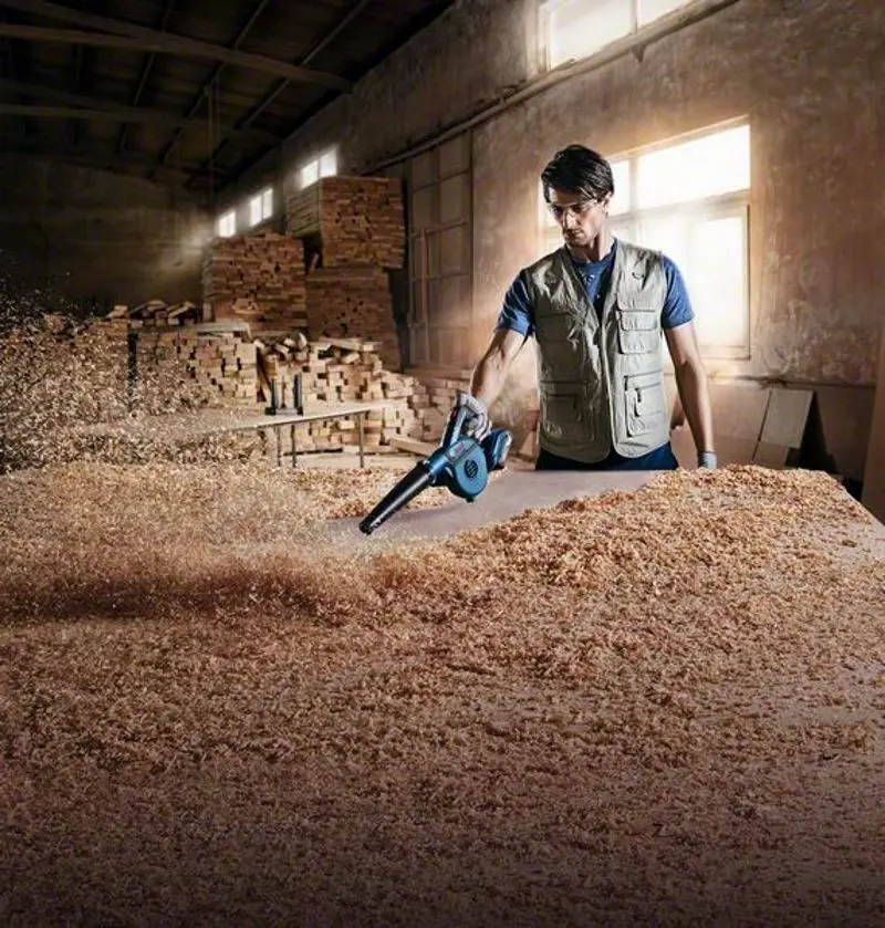 Аккумуляторная воздуходувка Bosch GBL 18V-120 Solo