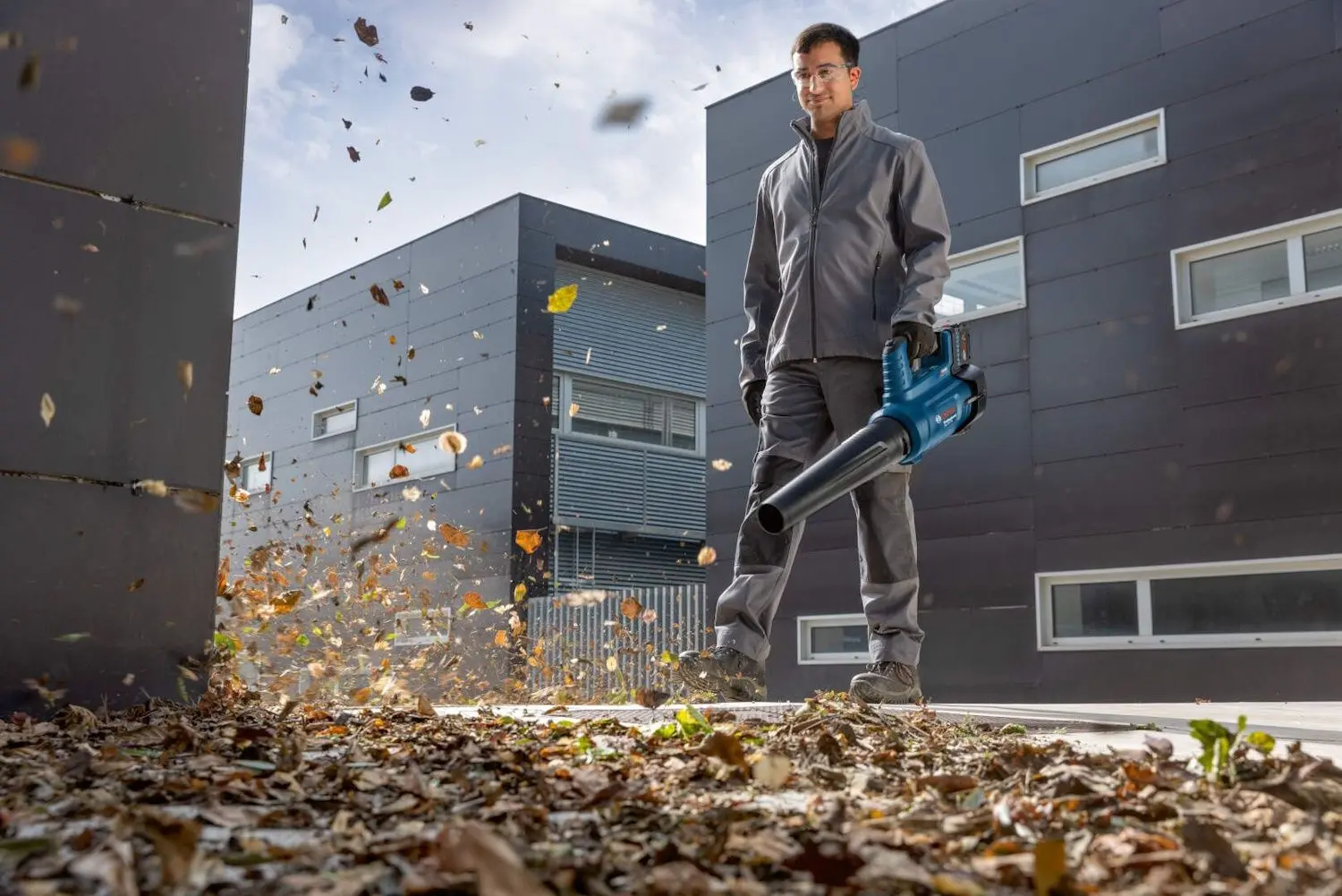 Suflanta cu acumulator Bosch GBL 18V-750 Solo