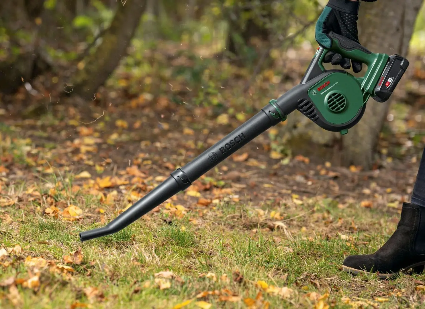 Аккумуляторная воздуходувка Bosch UniversalLeafBlower 18V-130 Solo - 7