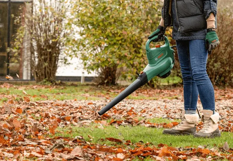 Suflanta-aspirator pentru gradina Bosch UGT 2300 WEE/EEU