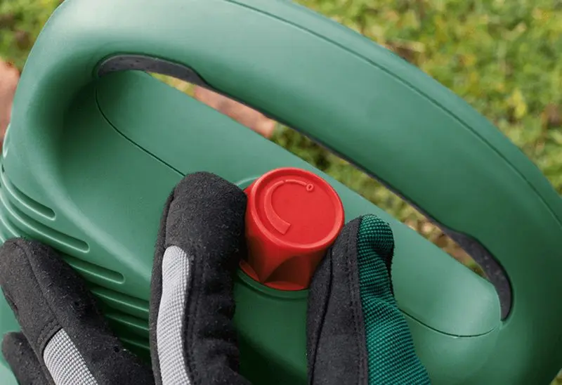 Suflanta-aspirator pentru gradina Bosch Universal GardenTidy 2300