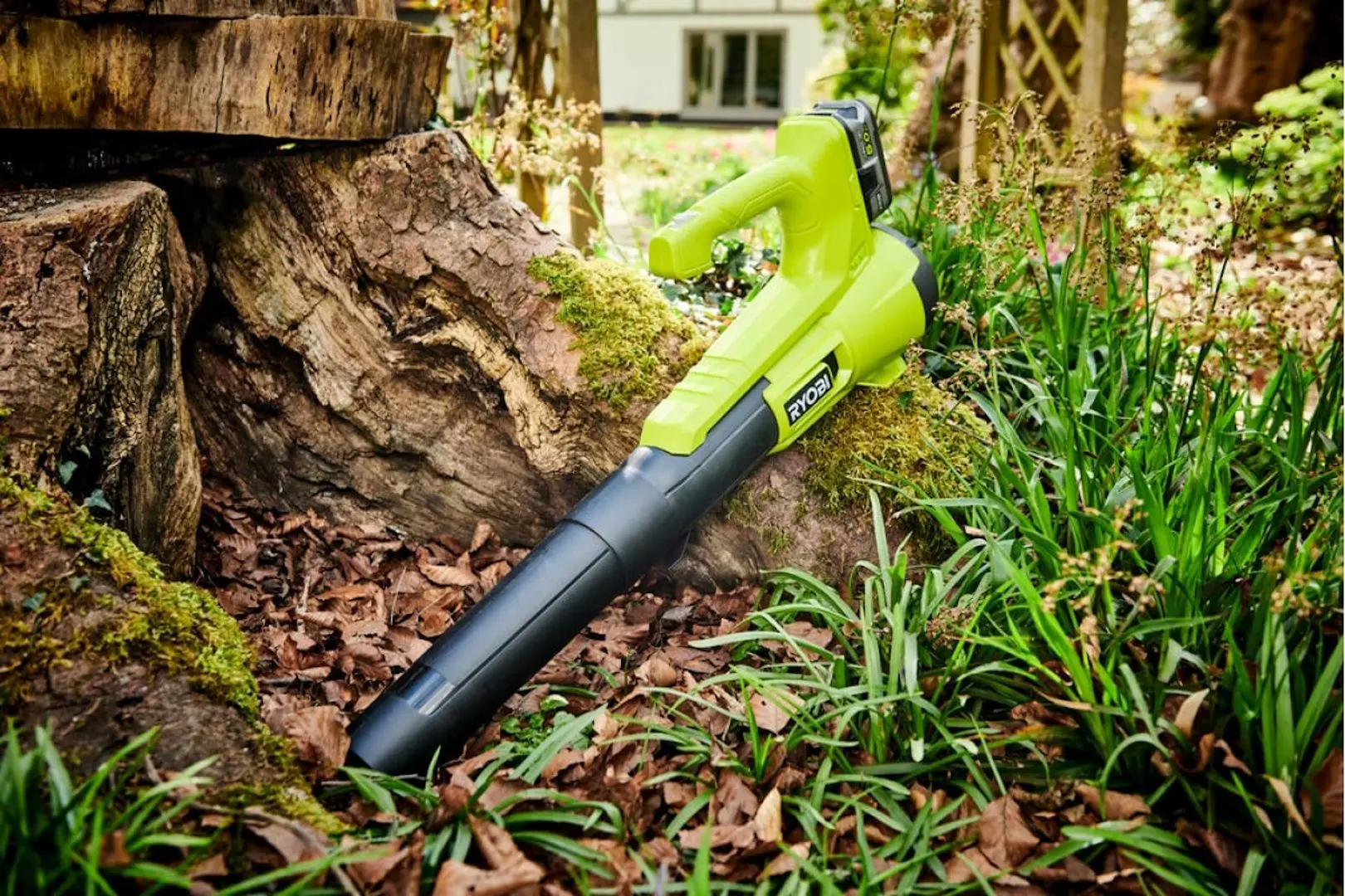 Аккумуляторная воздуходувка Ryobi RY18BLA-140