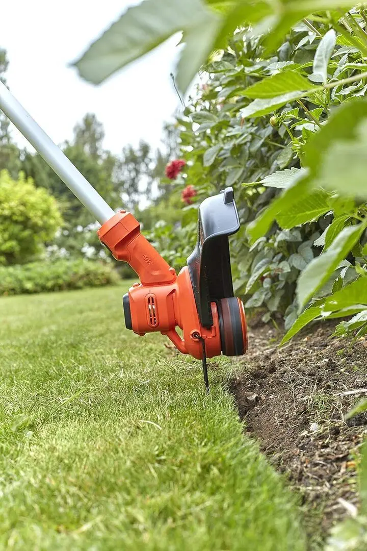 Trimmer cu acumulator Black&Decker BCSTE636L1-QW