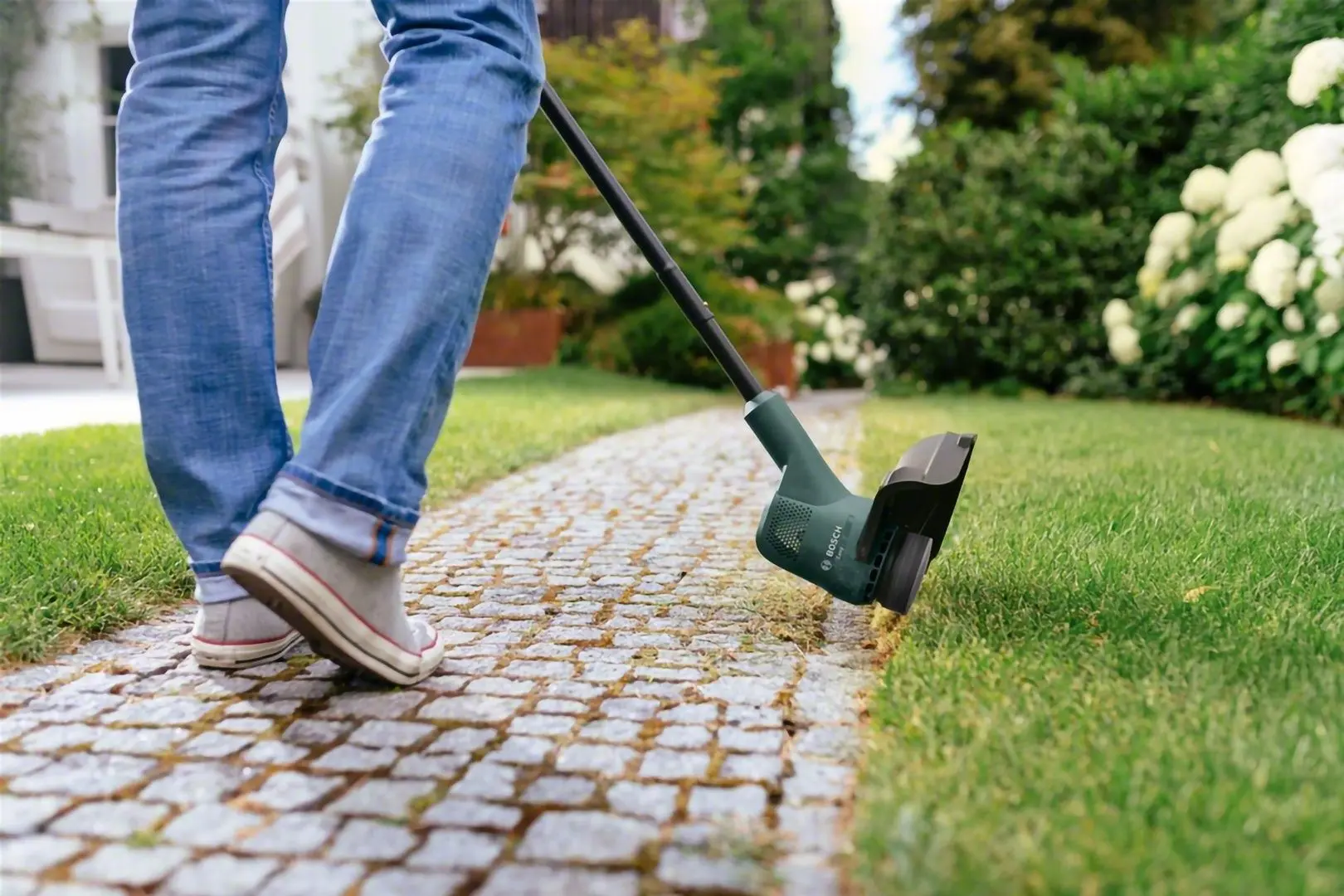 Электрический триммер Bosch EasyGrassCut 26 06008C1J01