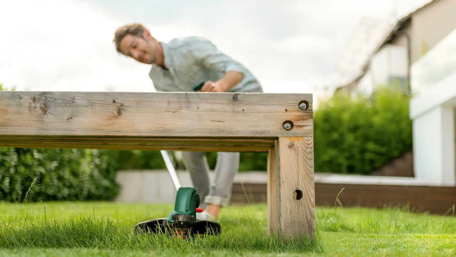 Триммер аккумуляторный Bosch UniversalGrassCut 18V-260 Solo (06008C1D04)