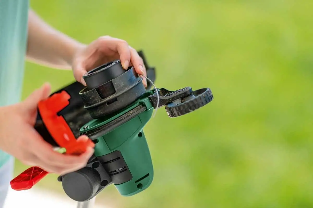 Триммер электрический Bosch UniversalGrassCut 18V-260 06008C1D05