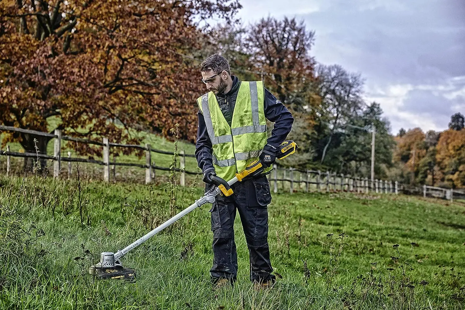 Trimmer cu acumulator Dewalt DCMST561N-XJ Solo