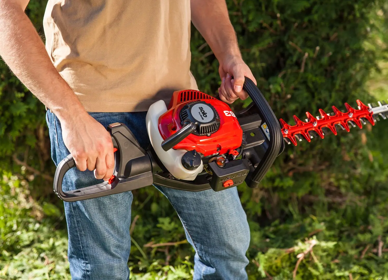 Masina de taiat gard viu pe benzina Al-ko Comfort 163-70