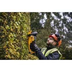 Аккумуляторный кусторез Dewalt DCMHT563P1-QW Thumb