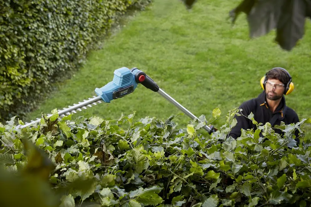 Электрический кусторез Erbauer EPHT18-Li