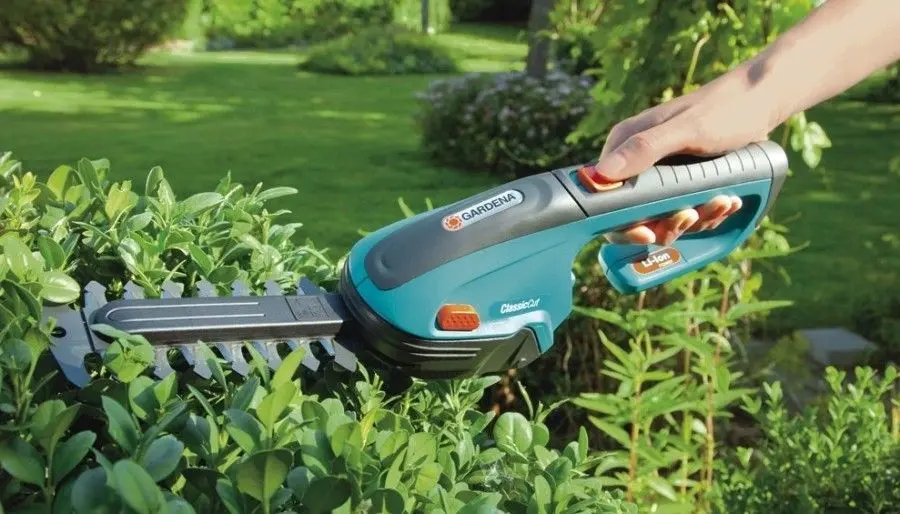 Аккумуляторные ножницы-кусторез Gardena ClassicCut 8887-20