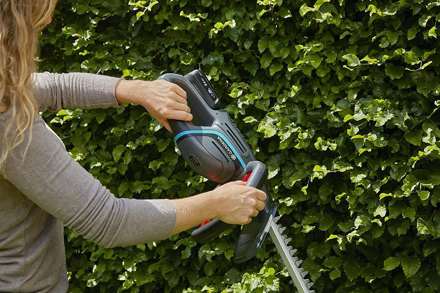 Аккумуляторный кусторез Gardena ComfortCut 50/18V P4A