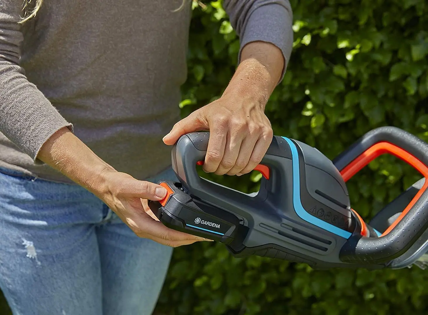 Аккумуляторный кусторез Gardena ComfortCut 50/18V P4A