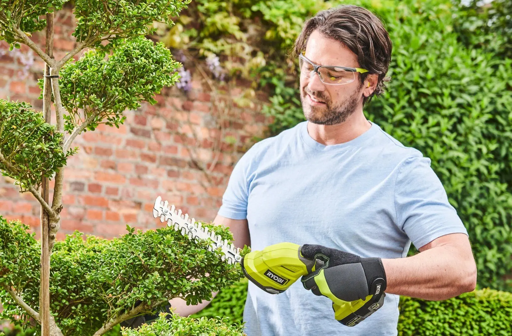 Foarfeca-fierestrau de gardina viu cu acumulator Ryobi RY18GSA-120T