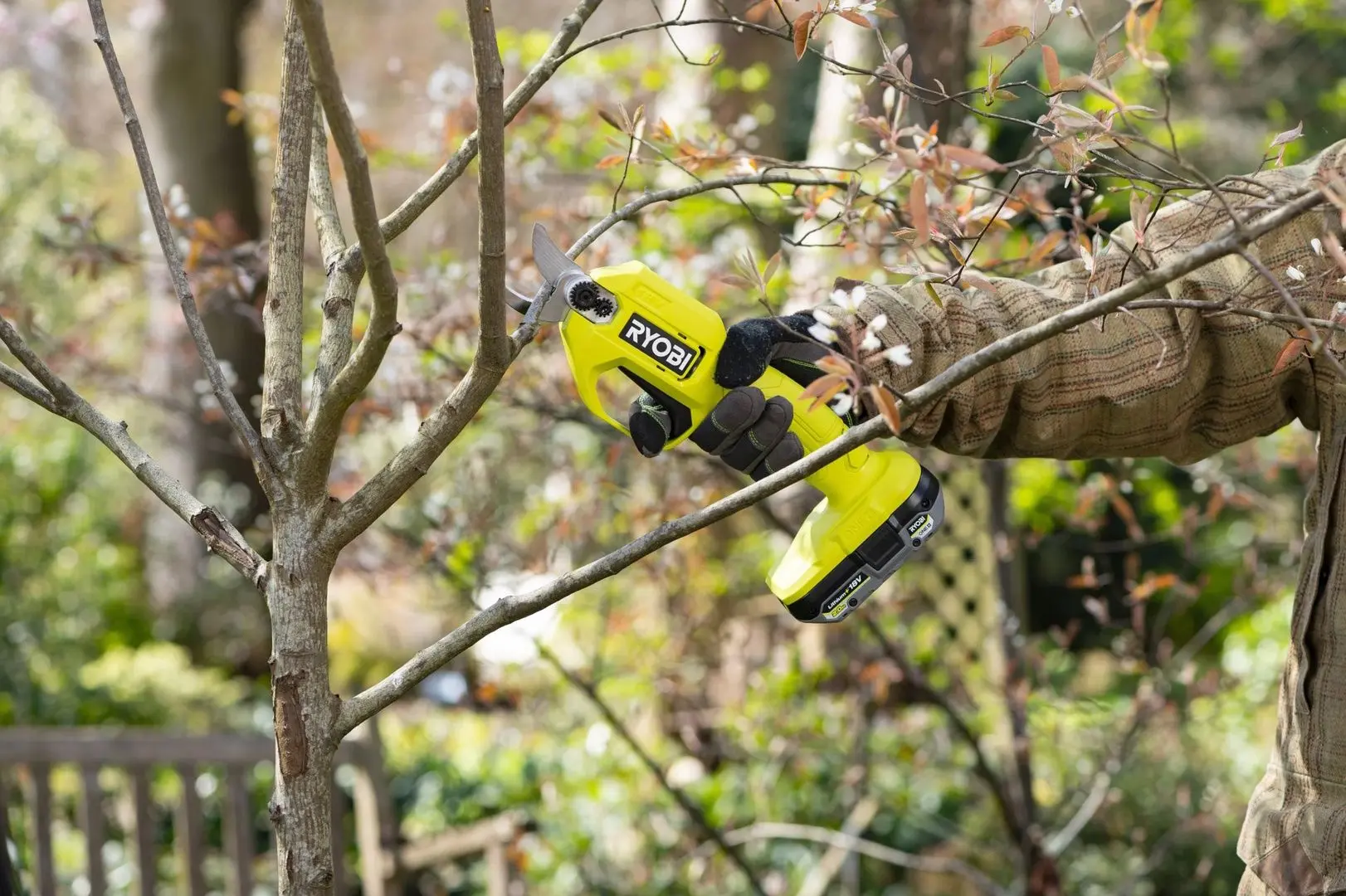 Foarfeca de gradina cu acumulator Ryobi One+ RY18SCA-0