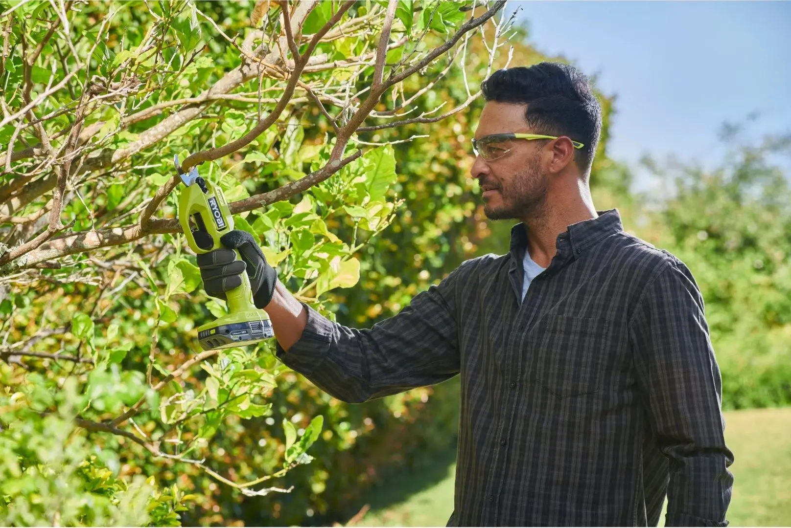 Foarfeca de gradina cu acumulator Ryobi One+ RY18SCA-0