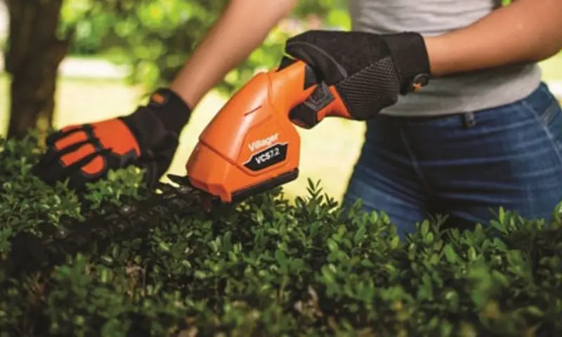 Аккумуляторные садовые ножницы Villager VCS 7.2 - 4