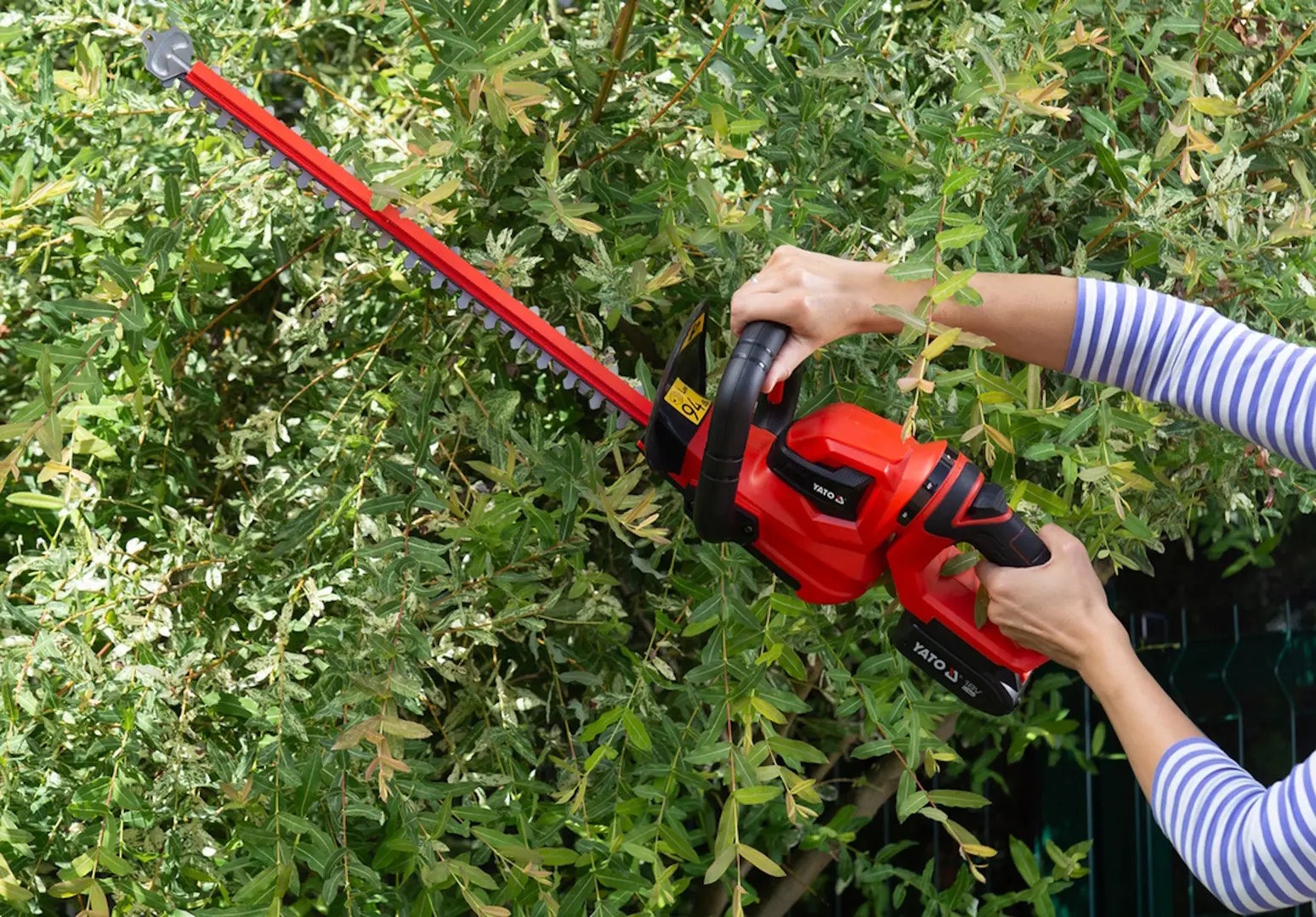 Кусторез аккумуляторный Yato YT-828332