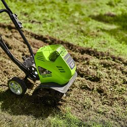 Cultivator cu acumulator GreenWorks G40TL Solo Thumb