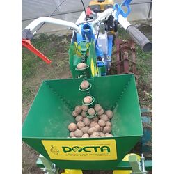 Картофелесажалка мотоблочная Rosta КСМ-1 Thumb