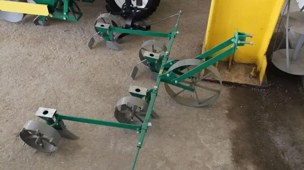 Semanatoare de legume pentru motocultor Rosta СОМЛ-4/1 ВПС27/1-10/4