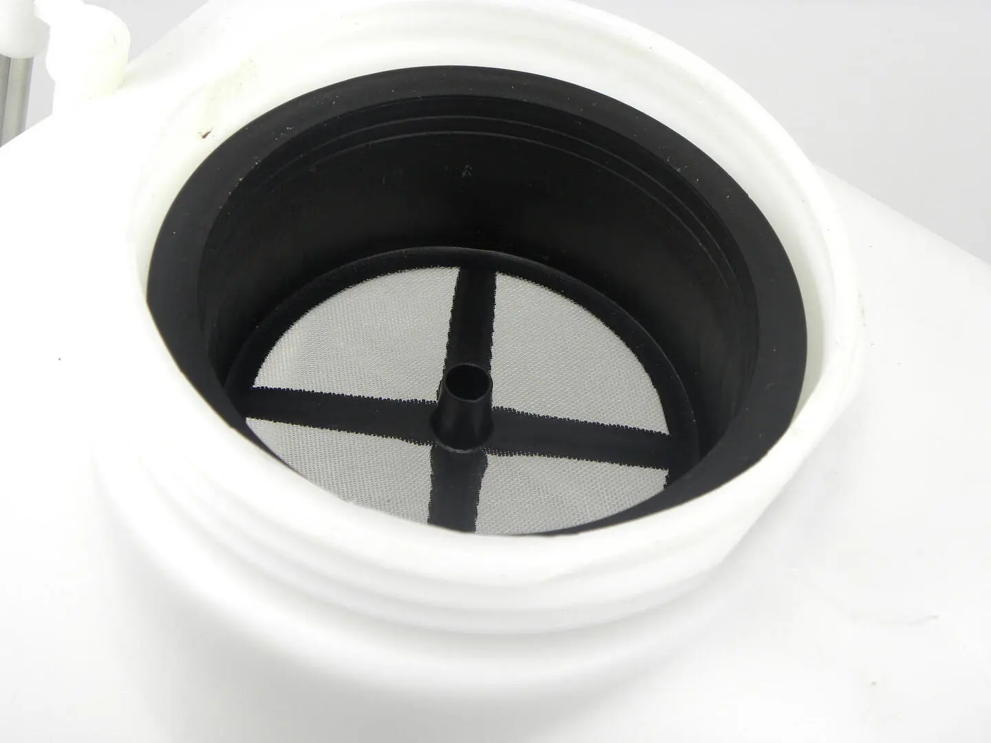 Аккумуляторный опрыскиватель Geko G73216 (White/Blue)