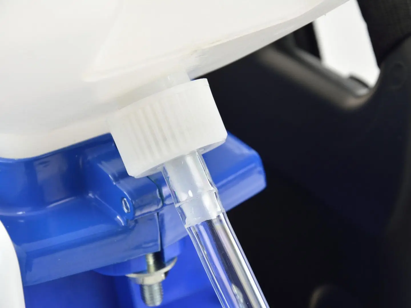 Мотоопрыскиватель Geko G81080 (White/Blue)