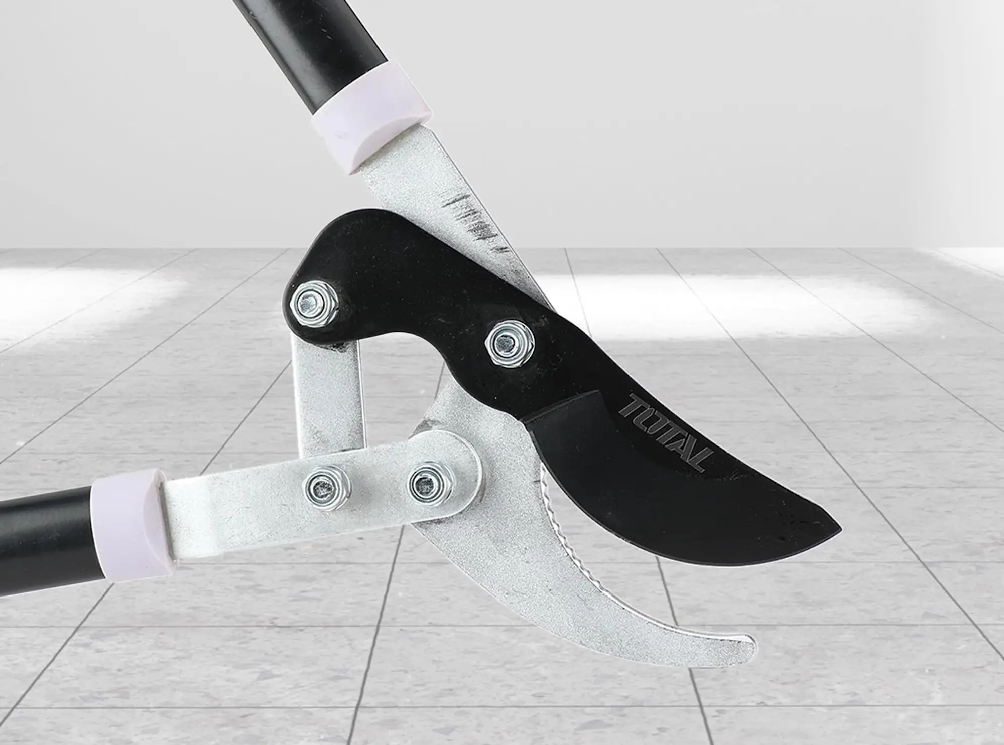 Секатор-сучкорез Total THT1527401