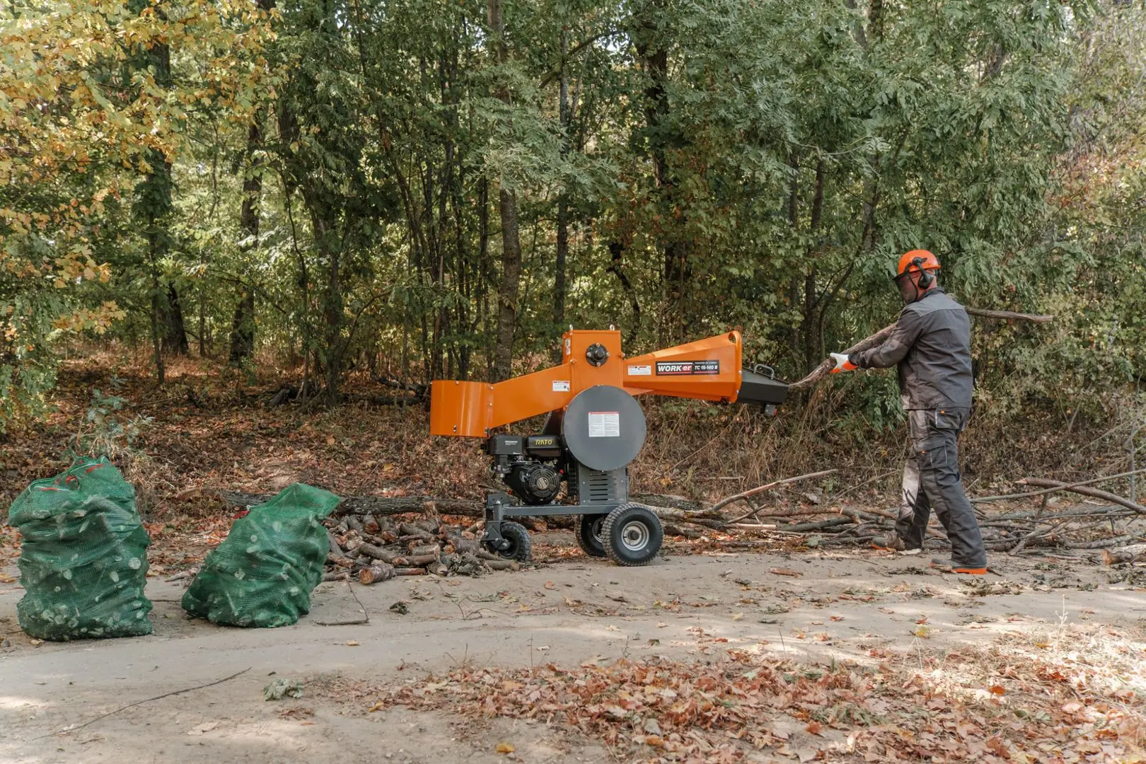 Измельчитель веток Technoworker TC 15-140 B