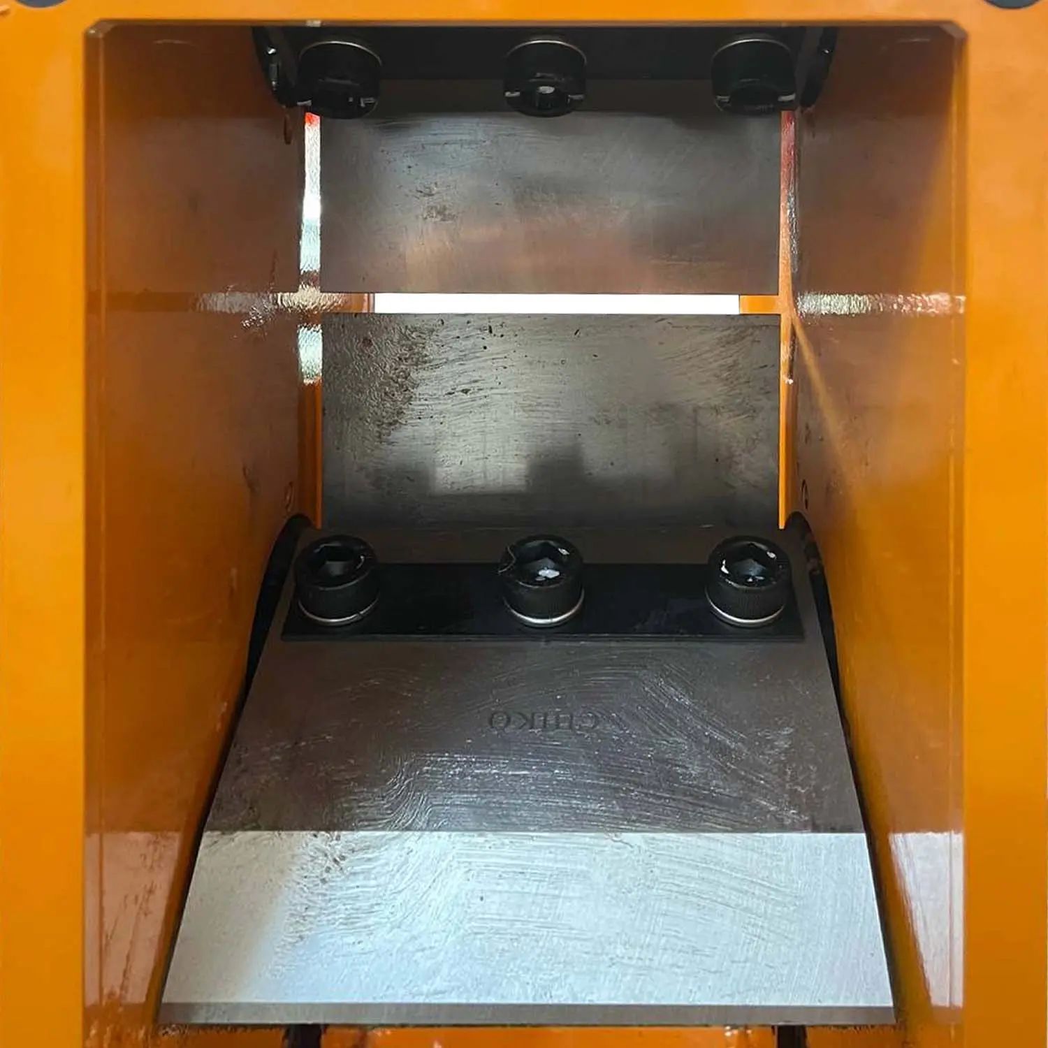 Измельчитель веток без каркаса TechnoWorker TC 15-140 B (843680900)