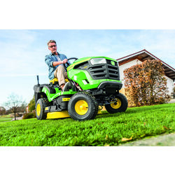 Трактор для газонов John Deere X117R Thumb