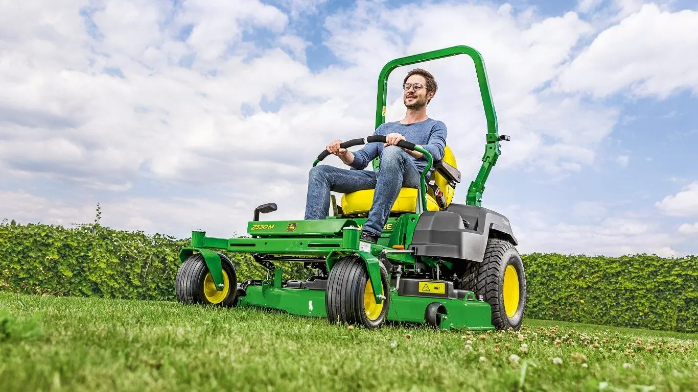 Трактор для газонов John Deere Z530M - 3