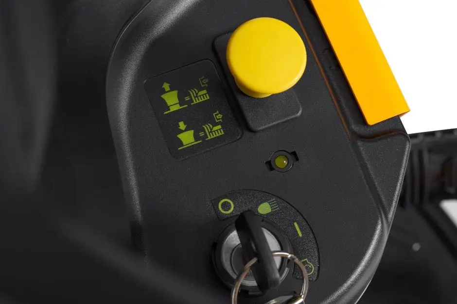 Tractor de tuns iarba Stiga Estate 384 M (Yellow/Black)