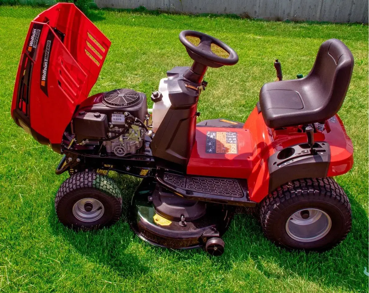 Tractor de tuns iarba Wolfson WFS180SL