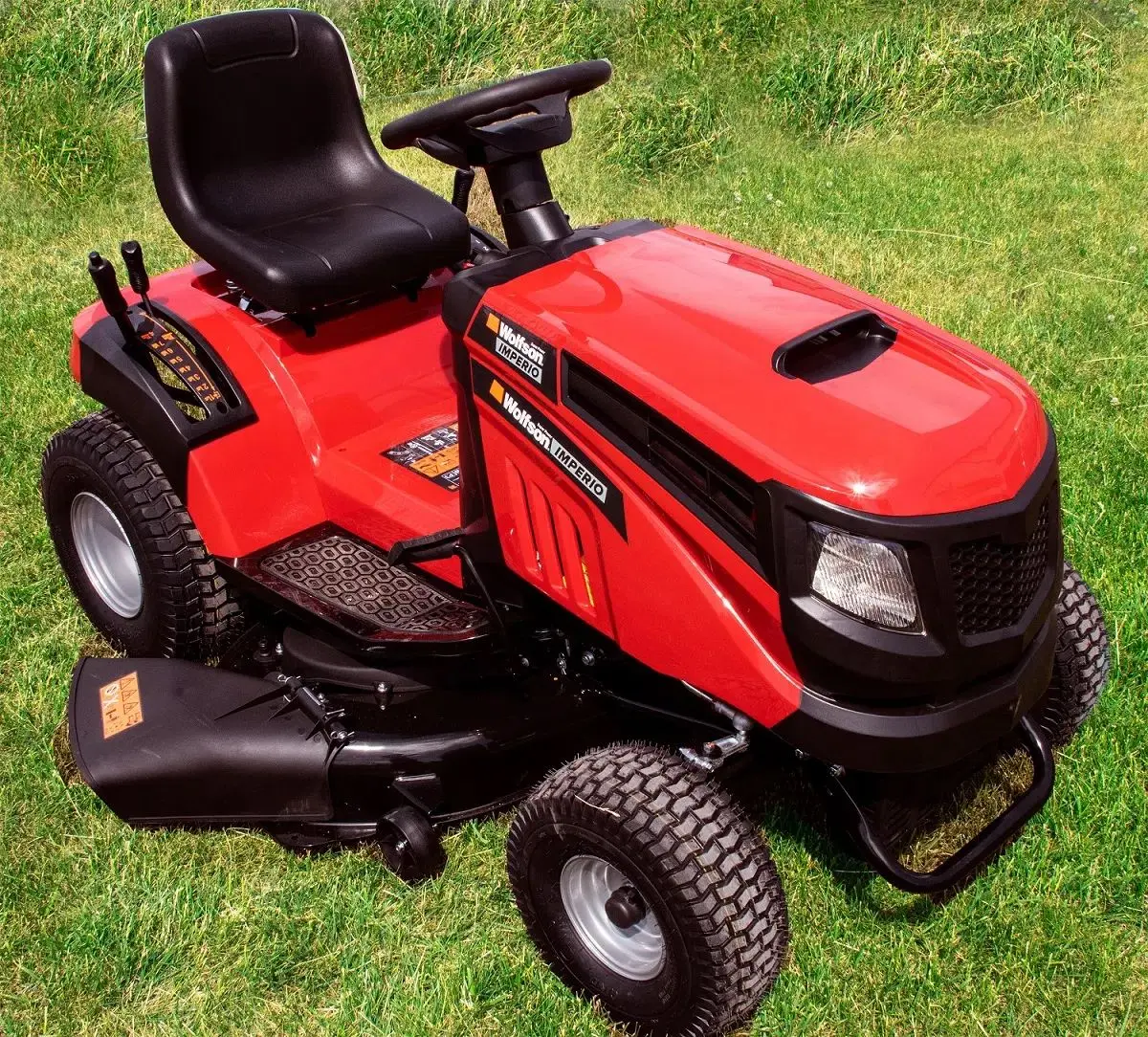 Tractor de tuns iarba Wolfson WFS180SL