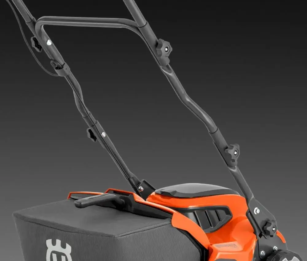 Aerator-scarificator electric Husqvarna S138C