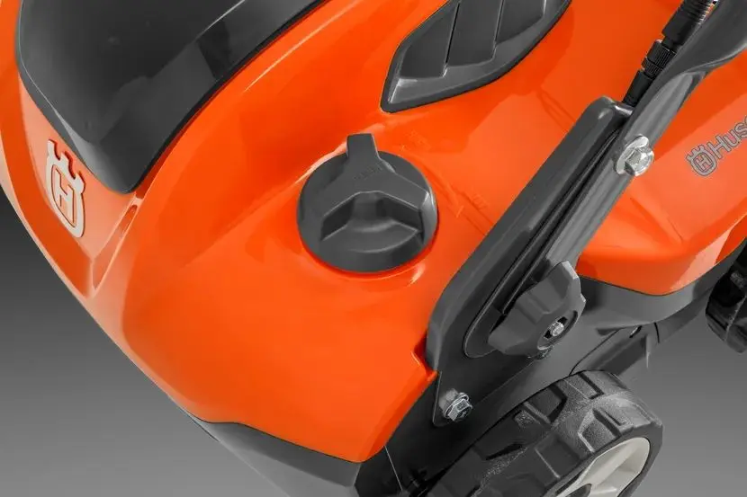 Aerator-scarificator electric Husqvarna S138C