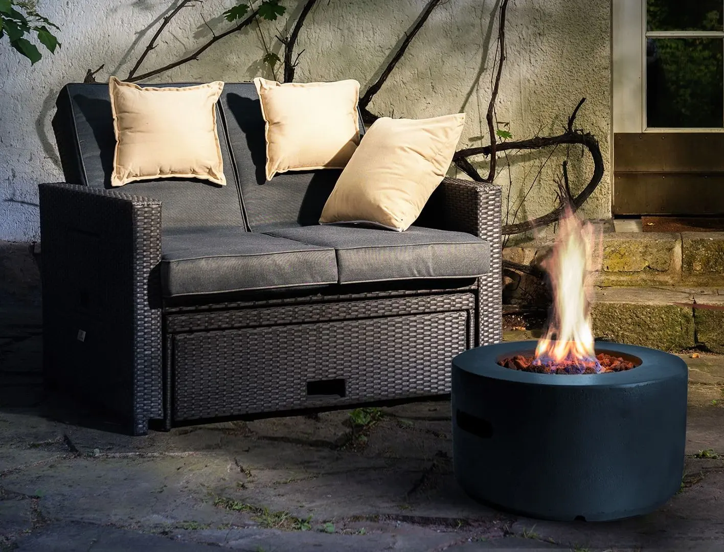 Semineu in aer liber Blumfeldt Pilos (Dark Grey)