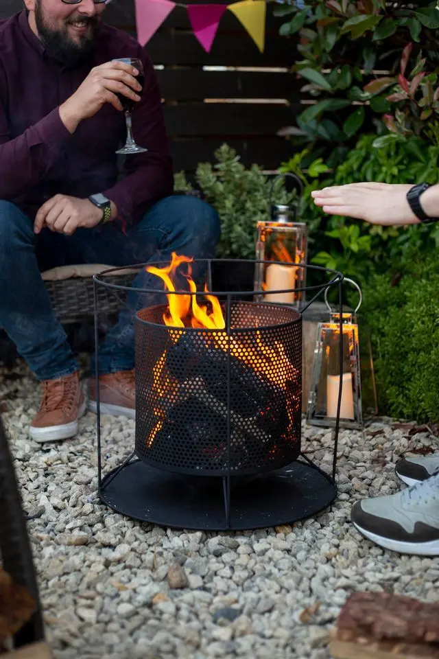 Castron pentru foc La Hacienda Kora Perforated Firebasket (Black)