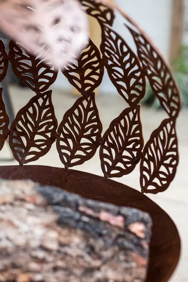 Semineu pentru foc La Hacienda Leaves Globe (Natural Oxide)