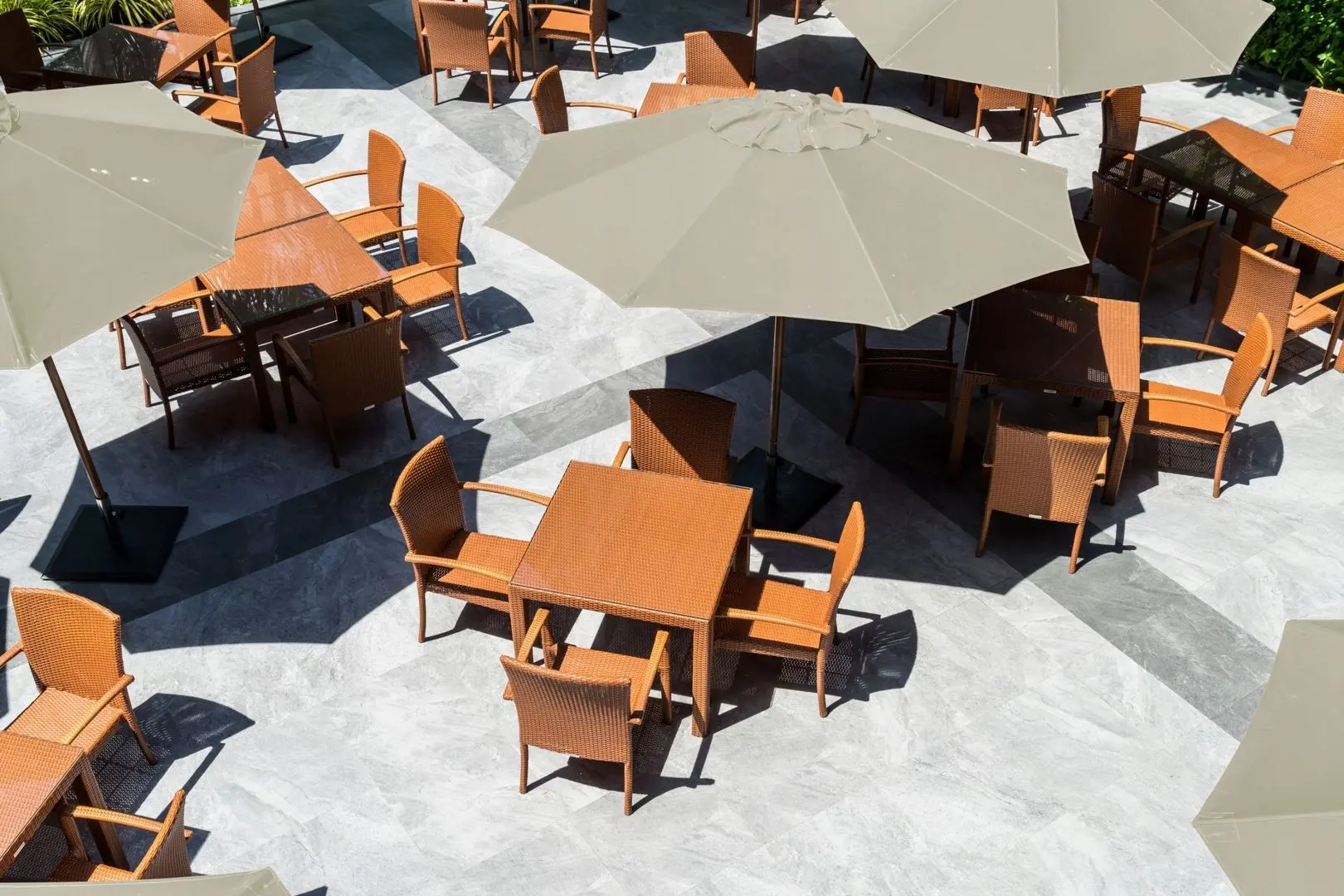 Umbrela de soare GardenLine GAO1534 LED (Beige/Black) - 6