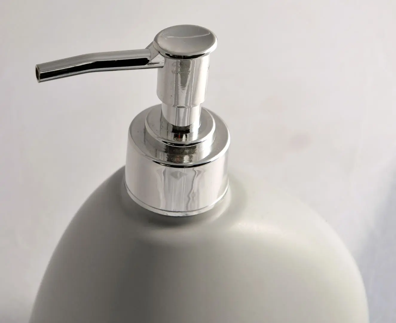 Дозатор для жидкого мыла Planet Petra UP541 (Grey)