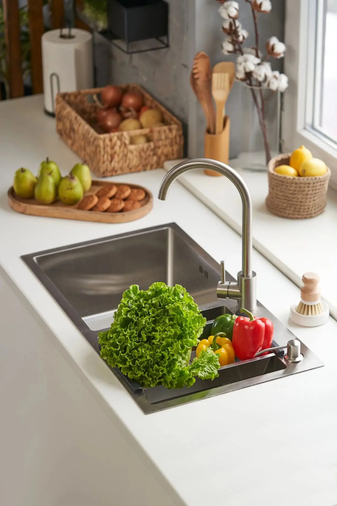 Кухонная мойка cо смесителем, дозатором и корзиной Fabiano 78x43 (Satin)