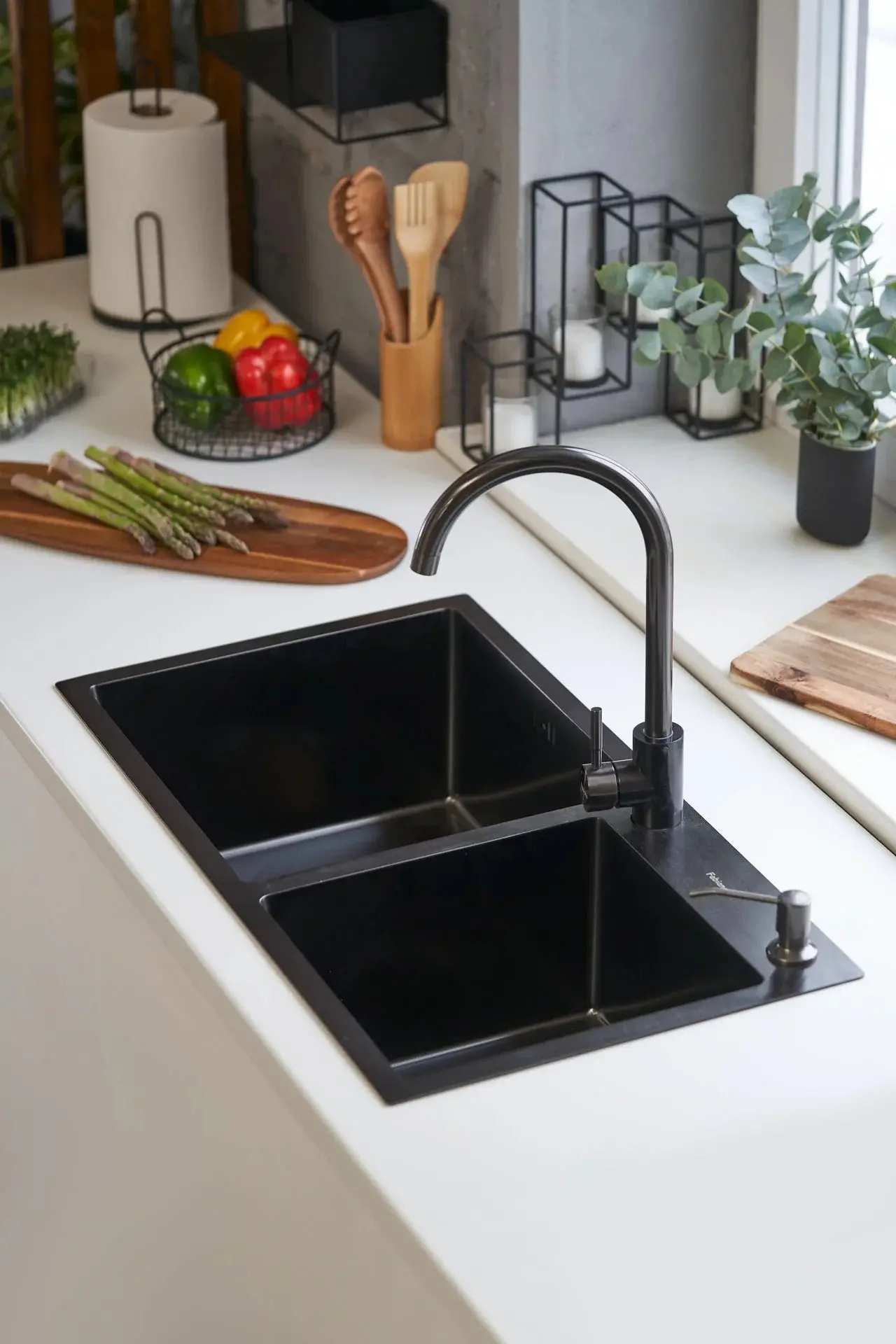 Кухонная мойка cо смесителем и дозатором Fabiano Nano PVD 78x43 (Black)