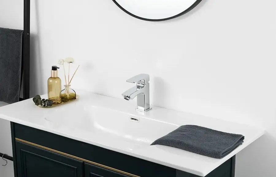 Смеситель для умывальника Frud R151 R10151 (Chrome)