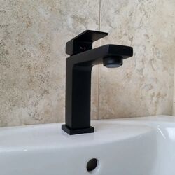 Смеситель для умывальника Imprese Karlov f03507610AA (Black) Thumb