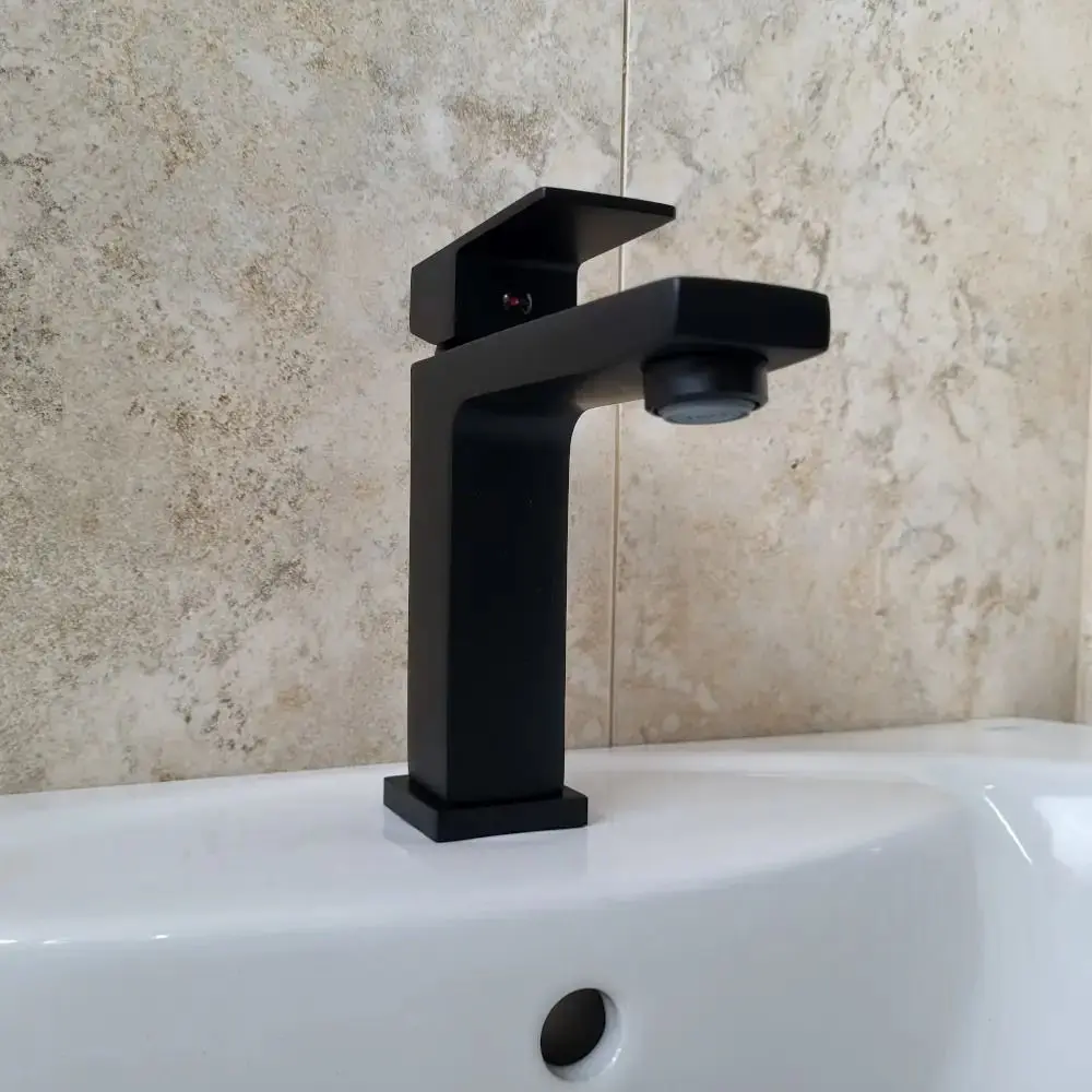 Смеситель для умывальника Imprese Karlov f03507610AA (Black)