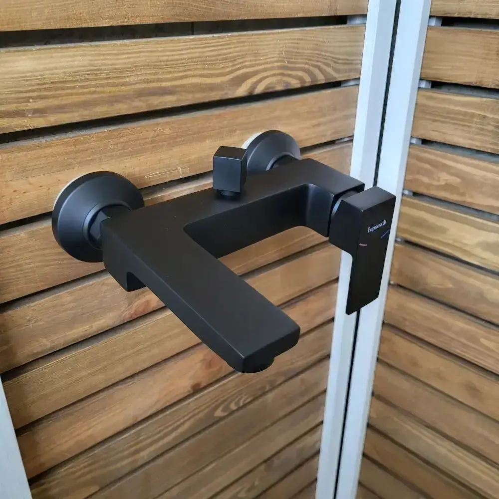 Baterie pentru cada si dus Imprese Karlov f03207610AA (Black) - 2