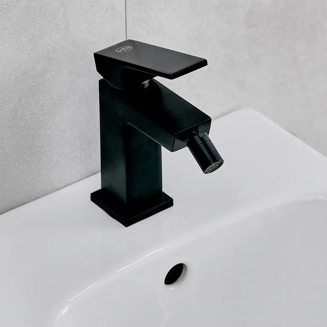 Смеситель для биде KFA Armatura Logon 5137-015-81 (Black)