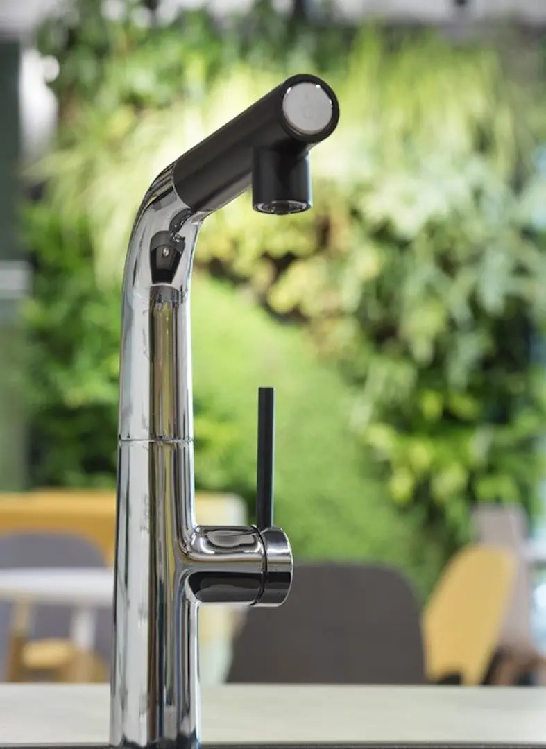 Смеситель для мойки KFA Armatura Mungo 6733-910-00 (Black/Chrome)